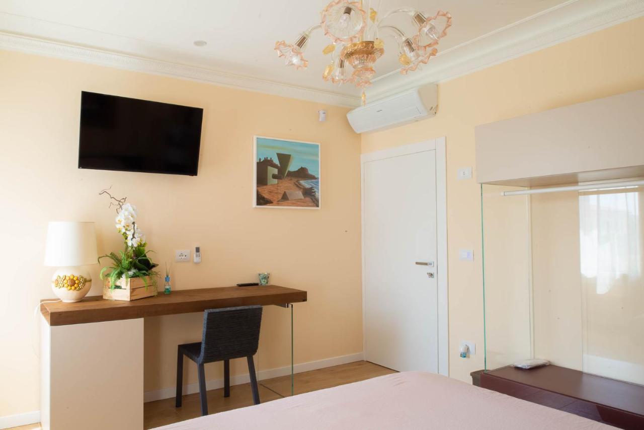 Bed and Breakfast Little House Campo San Martino Exteriér fotografie